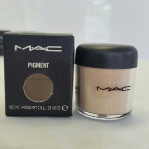 B2G1 SALE!!! MAC Pigment Colour Powder A21